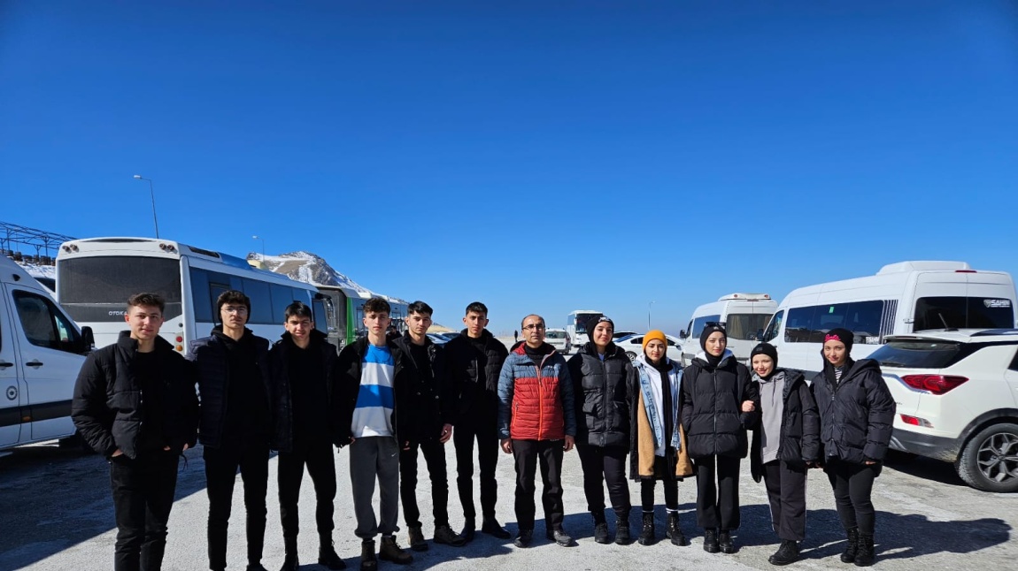 Öğrencilerimizle Erciyes Kayak Merkezi gezisi gerçekleştirdik